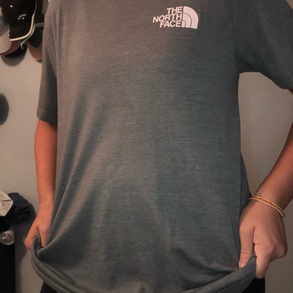 North face short sleeve shirt